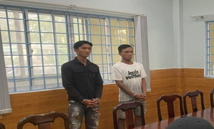 Nguyễn Chí Tâm và Trần Vũ Luân (từ trái qua). (Ảnh: Hồng Phát)