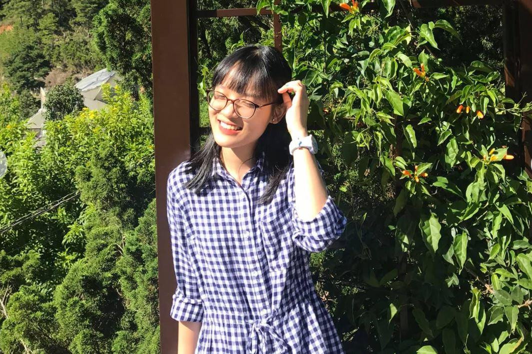 Em Nguyễn Lê Thiên Nghi – Học sinh lớp 12 chuyên Anh trường THPT Chuyên Tiền Giang đạt điểm 10 môn Văn. Ảnh: NVCC. Em Nguyễn Lê Thiên Nghi – Học sinh lớp 12 chuyên Anh trường THPT Chuyên Tiền Giang đạt điểm 10 môn Văn. Ảnh: NVCC.