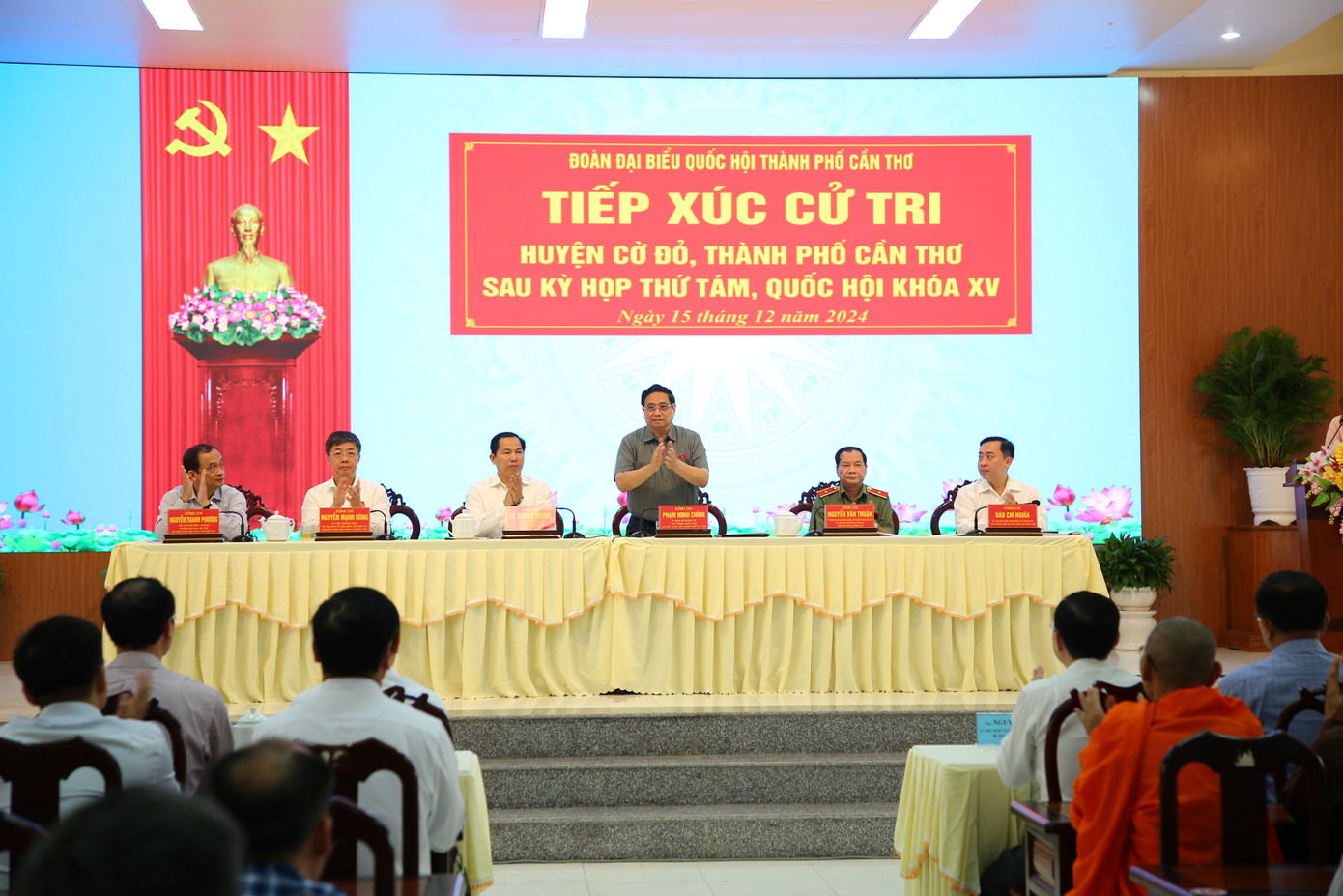 Thủ tướng Phạm Minh Chính tại cuộc tiếp xúc cử tri Cần Thơ.