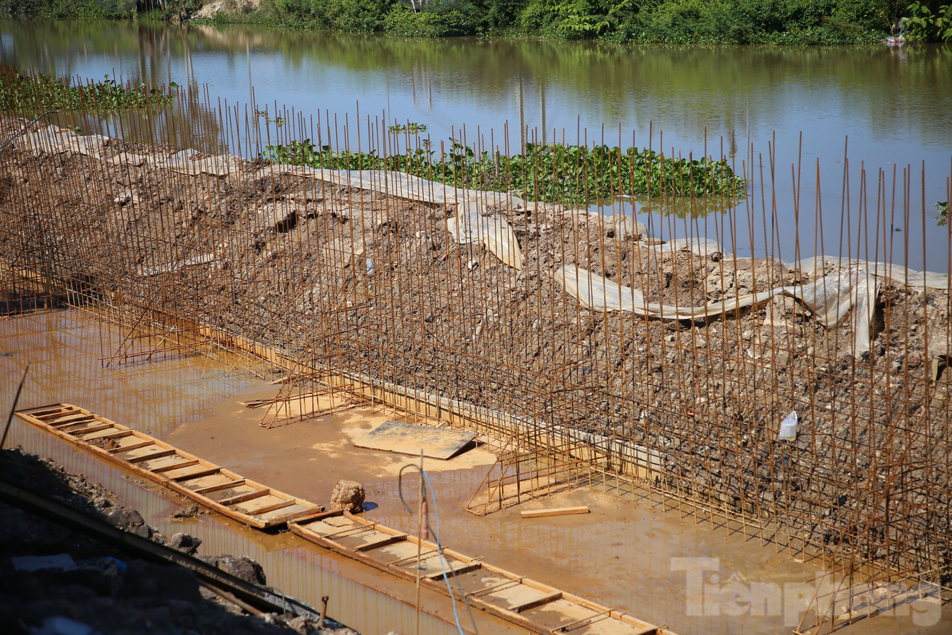 Dự kiến phần sạt lở được khắc phục xong sau 2 tuần nữa. Dự kiến phần sạt lở được khắc phục xong sau 2 tuần nữa.