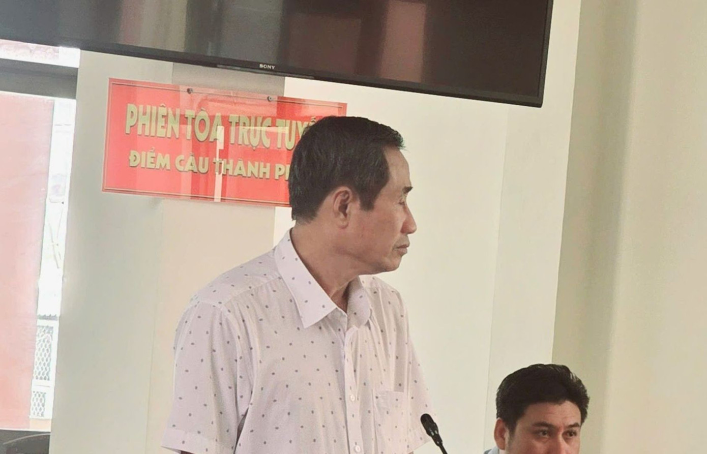 Bị cáo Lê Văn Hồng Chinh nghe tòa tuyên án. Ảnh: CTV. Bị cáo Lê Văn Hồng Chinh nghe tòa tuyên án. Ảnh: CTV.