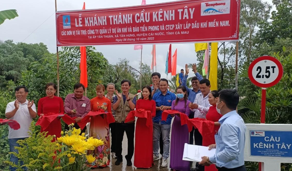 Lễ khánh thành cầu Kênh Tây