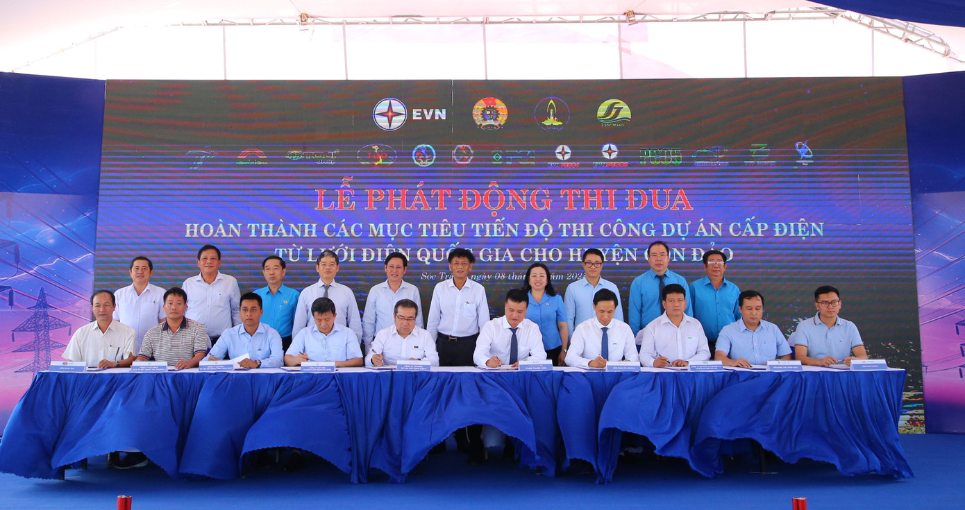 Các đơn vị ký kết thi đua tiến độ thi công Dự án cấp điện từ lưới điện Quốc gia cho huyện Côn Đảo hoàn thành trong năm nay. Các đơn vị ký kết thi đua tiến độ thi công Dự án cấp điện từ lưới điện Quốc gia cho huyện Côn Đảo hoàn thành trong năm nay.