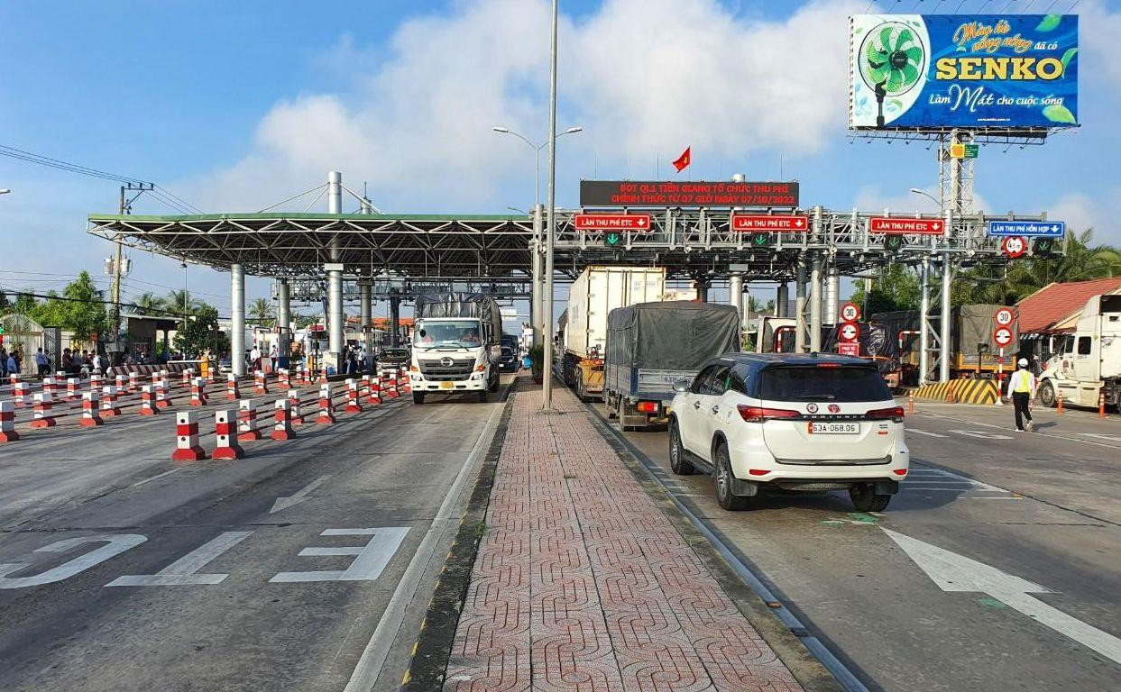 Phương tiện qua làn ETC. Phương tiện qua làn ETC.