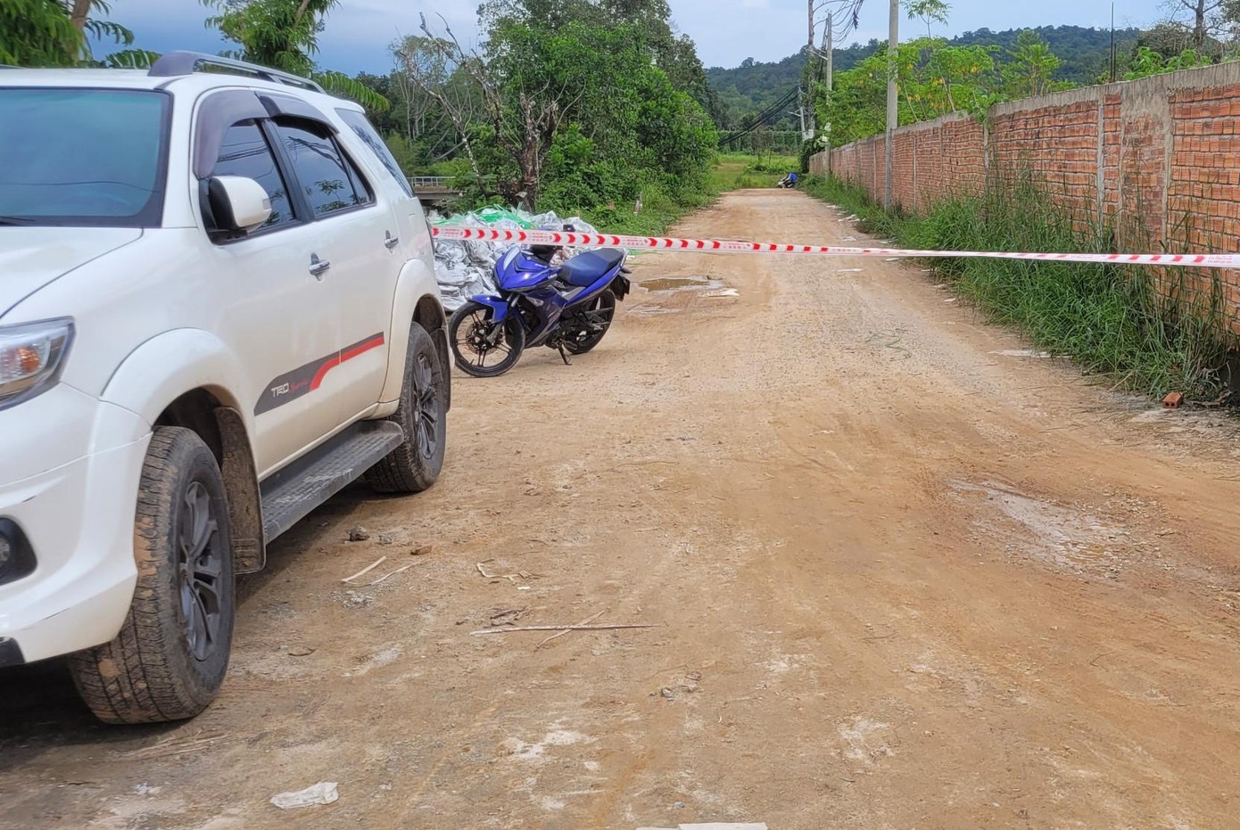 Hiện trường vụ nổ súng làm 2 người chết ở Phú Quốc. Ảnh H.T. Hiện trường vụ nổ súng làm 2 người chết ở Phú Quốc. Ảnh H.T.