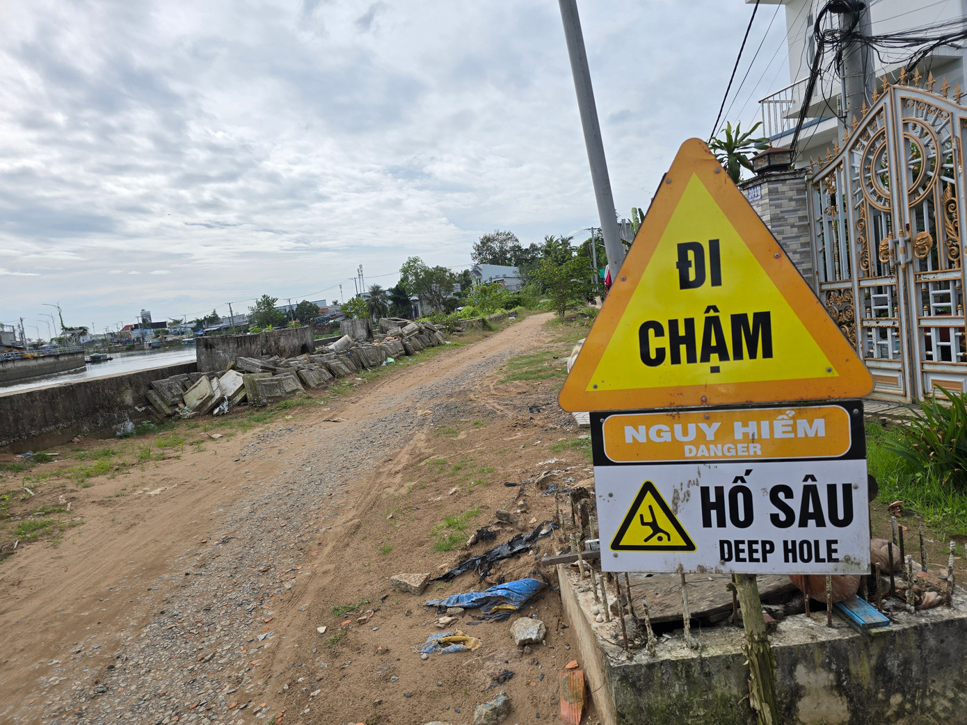 Lãnh đạo Chi cục Thủy lợi (Sở NN&amp;PTNT TP. Cần Thơ) cho biết trong quý 1/2025, dự án sẽ được khởi công trở lại vì Trung ương đã đồng ý bố trí khoảng 65 tỷ đồng cho giai đoạn 2021-2025.