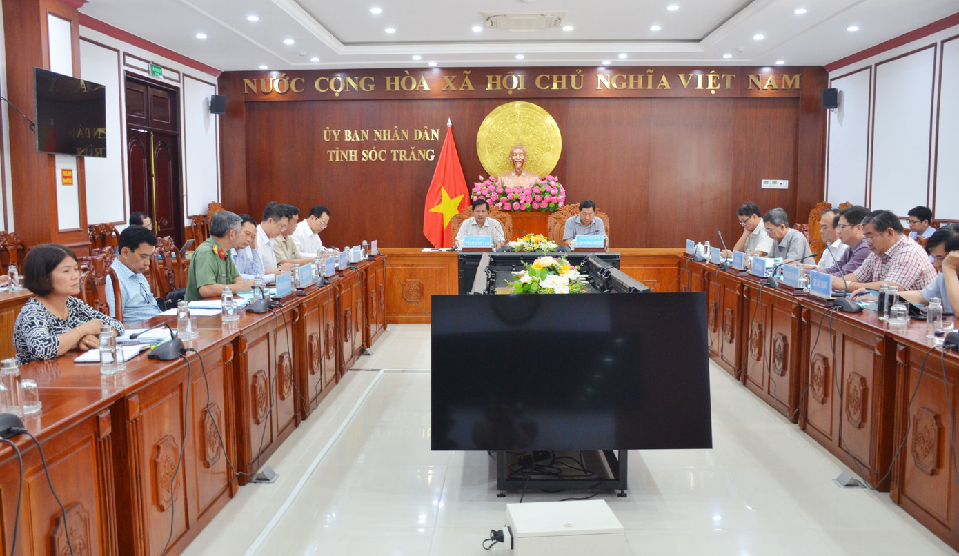 Cuộc họp nghe báo cáo tiến độ chuẩn bị cho việc hợp nhất tỉnh và sắp xếp các đơn vị hành chính cấp xã, dự kiến triển khai từ ngày 1/7/2025.. Ảnh: H. Lan