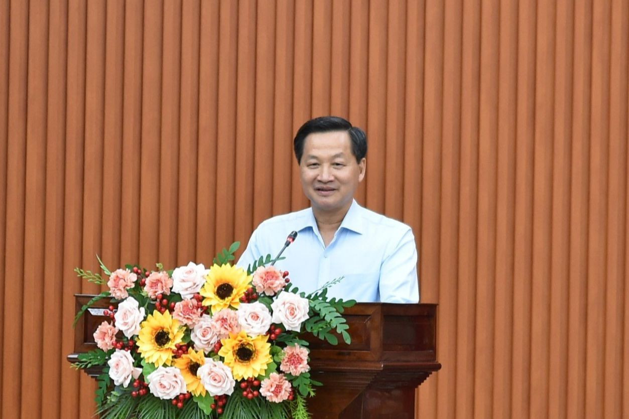 Phó Thủ tướng Chính phủ Lê Minh Khái phát biểu tại chương trình tặng quà Tết.