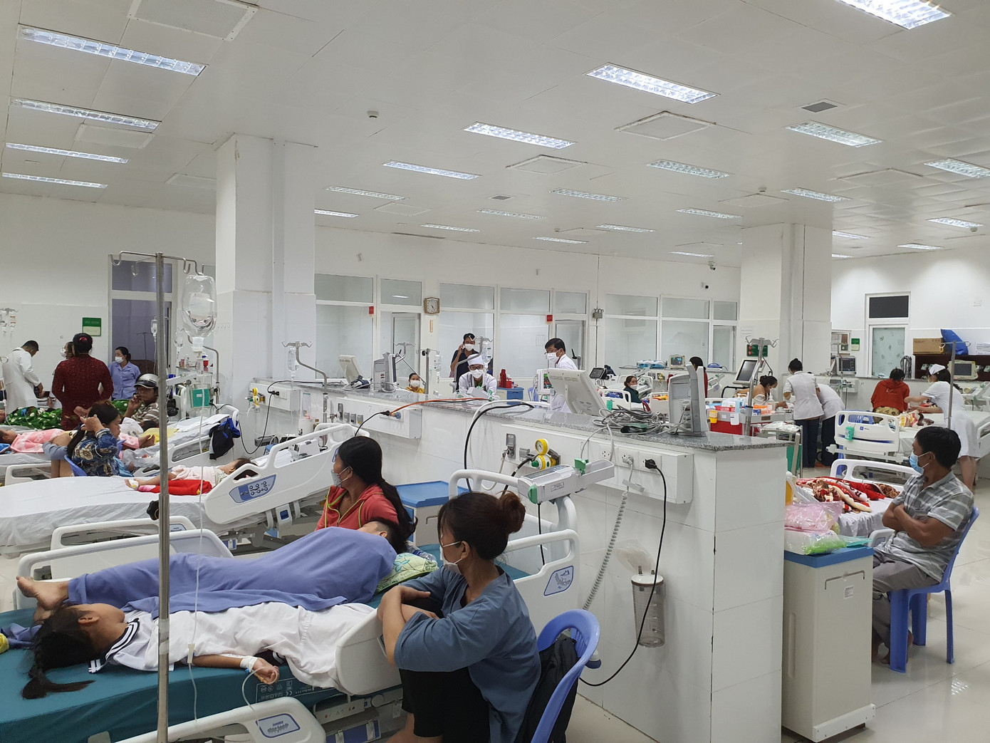 Hơn 80 học sinh tại 3 trường tiểu học ngộ độc do ăn thịt nhiễm khuẩn. Hơn 80 học sinh tại 3 trường tiểu học ngộ độc do ăn thịt nhiễm khuẩn.