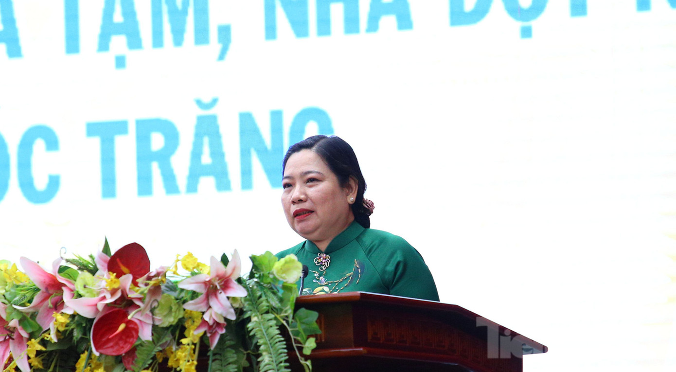 Phó Bí thư Thường trực Tỉnh ủy, Chủ tịch HĐND tỉnh Sóc Trăng - Hồ Thị Cẩm Đào phát biểu tại hội nghị. Phó Bí thư Thường trực Tỉnh ủy, Chủ tịch HĐND tỉnh Sóc Trăng - Hồ Thị Cẩm Đào phát biểu tại hội nghị.