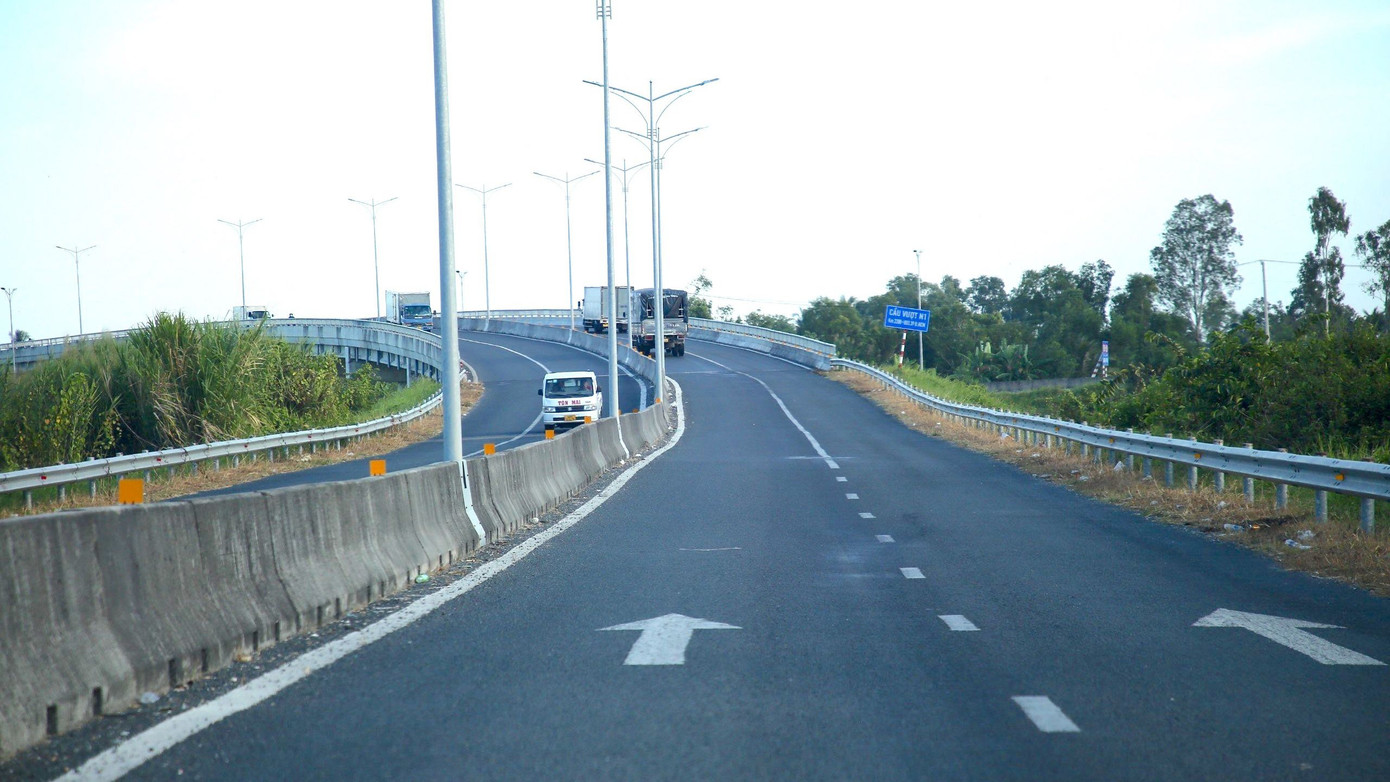 Bộ GTVT yêu cầu Ban QLDA Mỹ Thuận lập hồ sơ thiết kế, dự toán của dự án để triển khai công tác thẩm định, phê duyệt, làm cơ sở triển chọn nhà thầu; đảm bảo khởi công dự án trước ngày 30/4/2024.