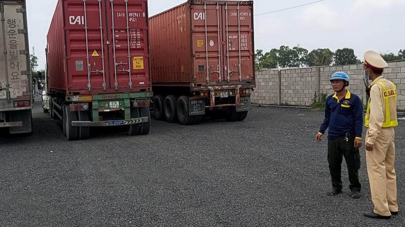 Hai phương tiện có liên quan.- Ảnh: Châu Thành.