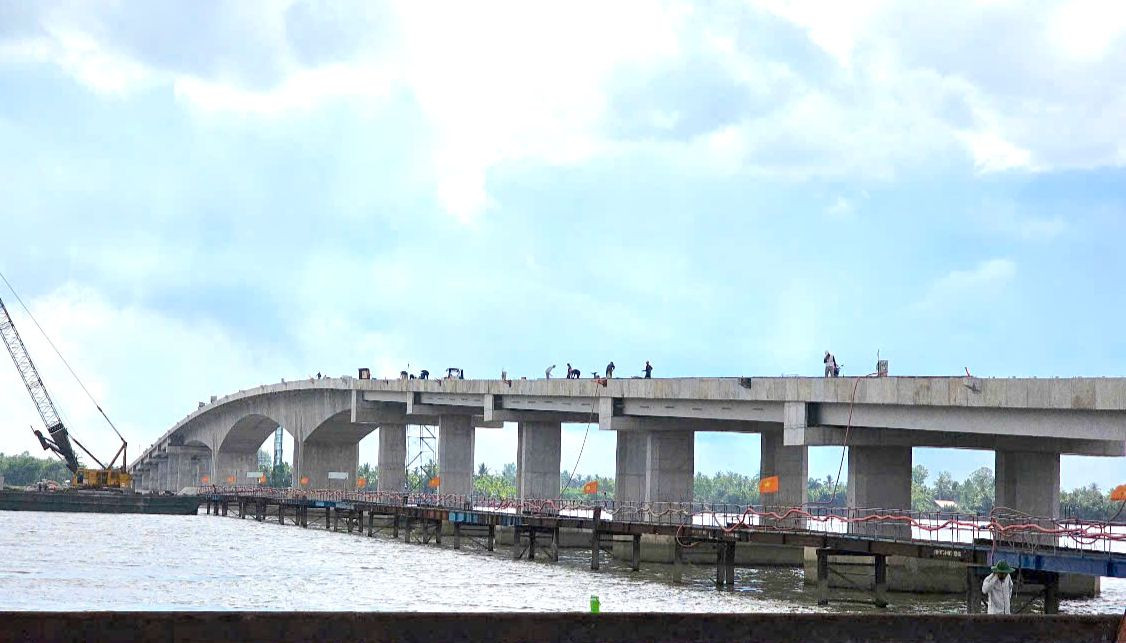 Công trình thi công xuyên lễ. Công trình thi công xuyên lễ.