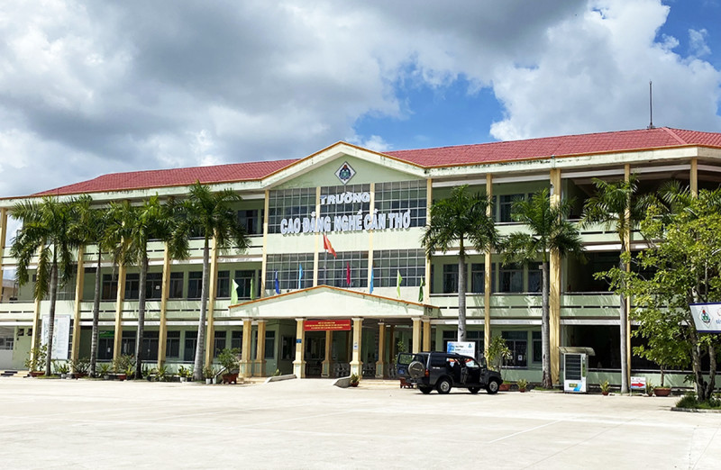 Trường Cao đẳng Nghề Cần Thơ (toạ lạc quận Bình Thuỷ, thành phố Cần Thơ).