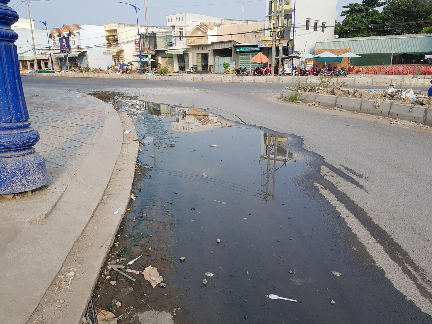 Tuyến đường này một số vị trí bị đọng nước.
