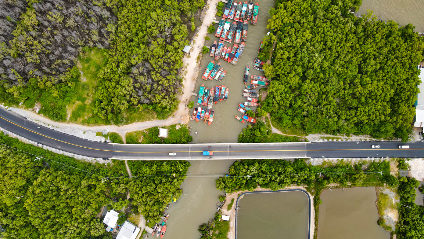 Cuối tháng 11/2022, tỉnh Kiên Giang đã quyết định trích ngân sách gần 300 tỷ đồng nâng cấp, sửa chữa đoạn hư hỏng nặng nhất của Quốc lộ 80. Tổng chiều dài công trình hơn 15 km, đoạn từ nút giao thị trấn Ba Hòn (huyện Kiên Lương) đến nút giao thông Quốc lộ N1, TP. Hà Tiên. Chủ đầu tư công trình nâng cấp, mở rộng là Sở GTVT Kiên Giang, Ban quản lý dự án đầu tư xây dựng các công trình giao thông tỉnh Kiên Giang đại diện chủ đầu tư, Công ty TNHH Thiên Thanh thi công.