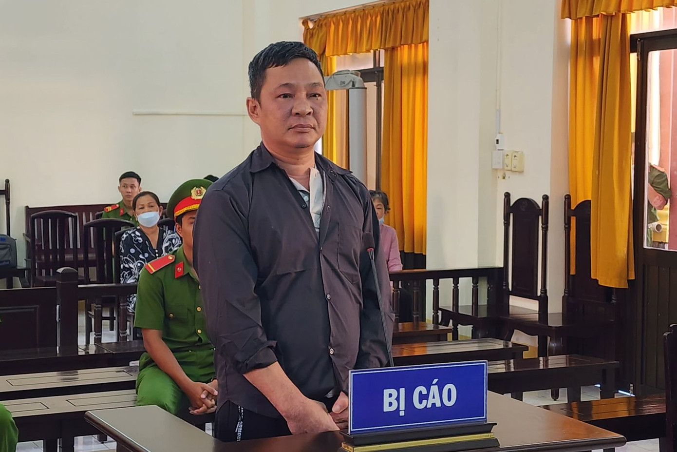 Bị cáo Phan Văn Thắng. Ảnh: Văn Vũ.