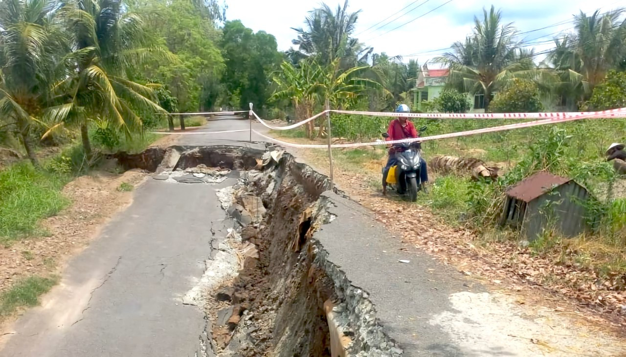 Vùng đệm U Minh Thượng (Kiên Giang) xảy ra hơn 400 điểm sụt lún, sạt lở.