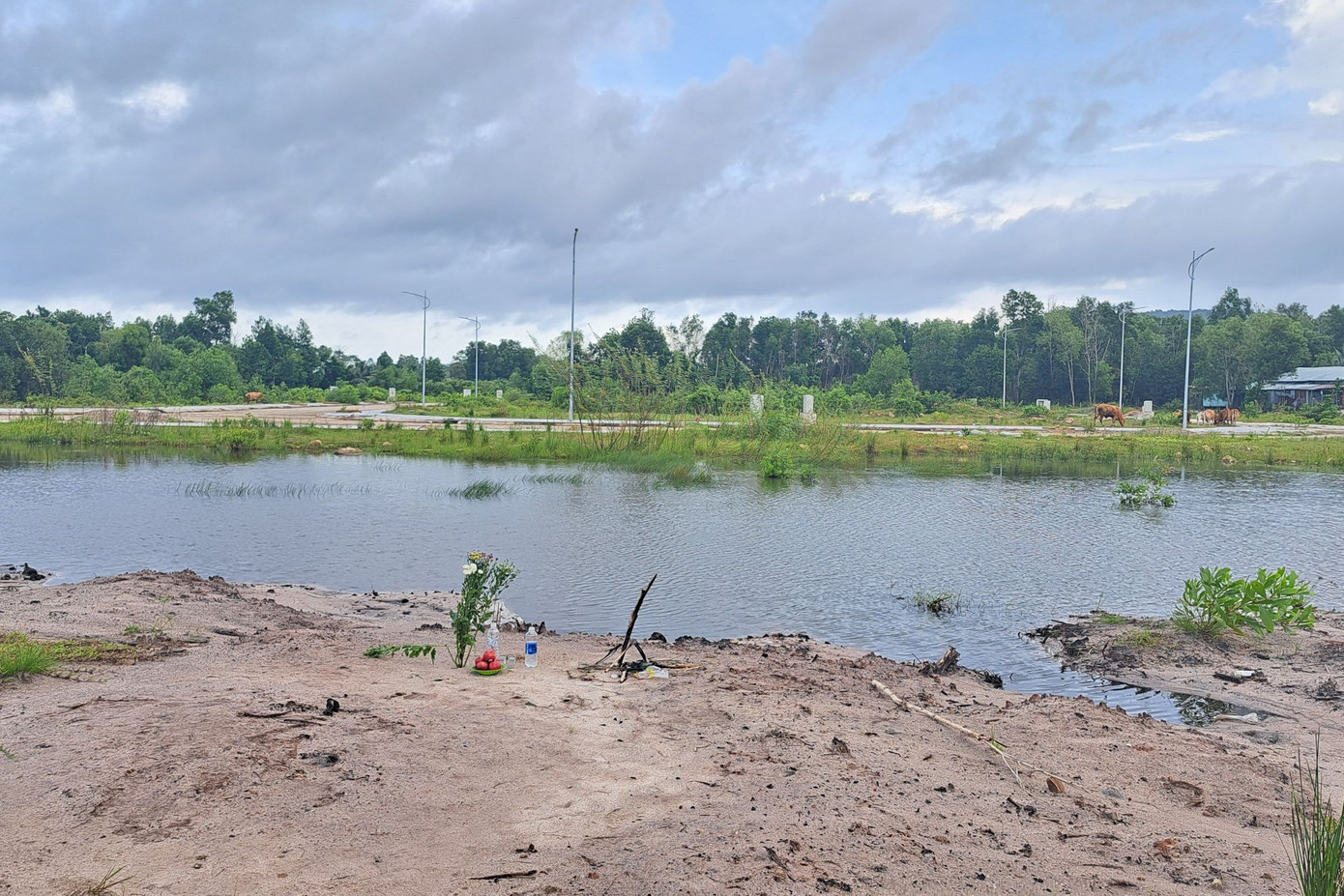 Hiện trường khu vực nơi bé K. bị đuối nước.