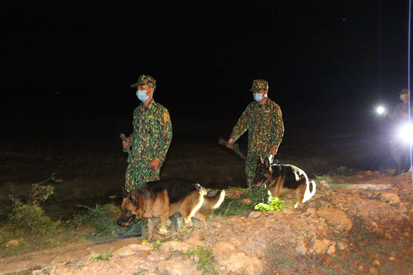 Các tỉnh biên giới Tây Nam tăng cường tuần tra kiểm soát.