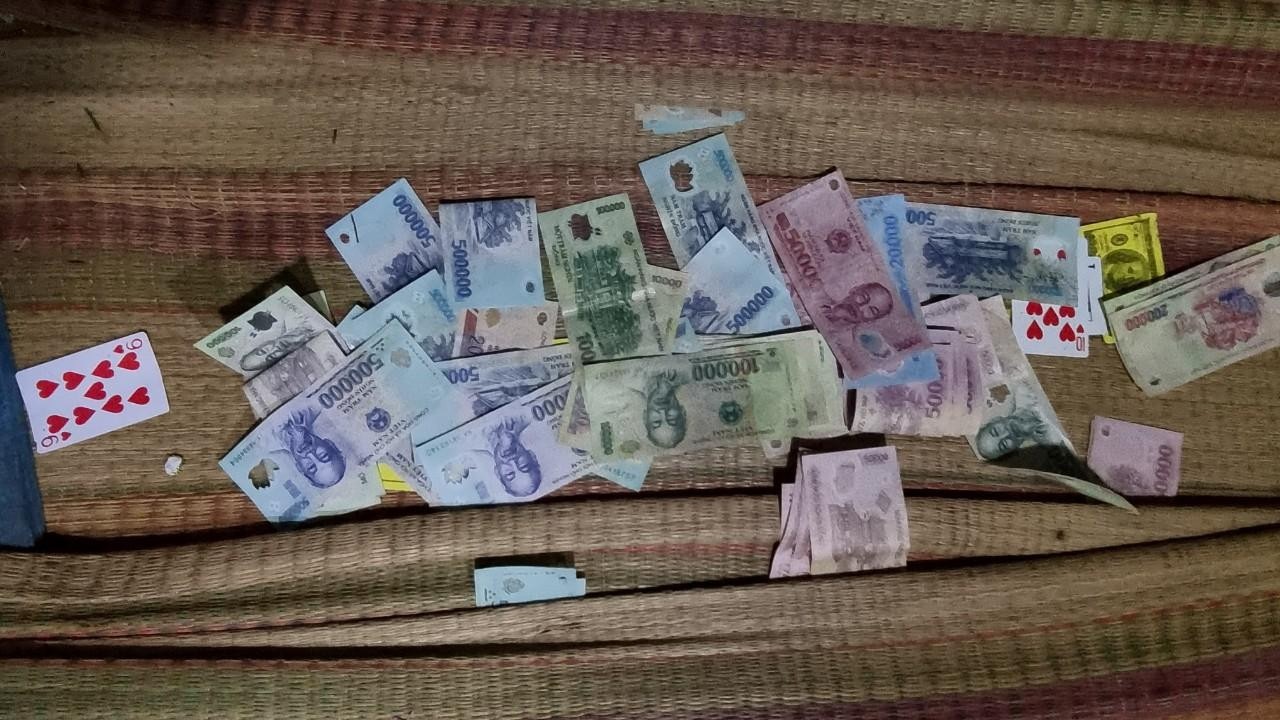 Tang vật cơ quan chức năng thu giữ. Tang vật cơ quan chức năng thu giữ.