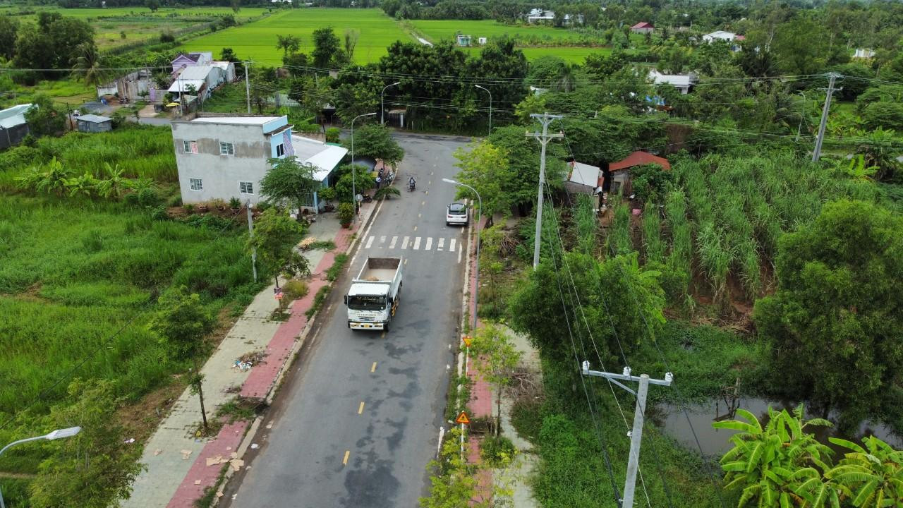 Sau khi bị thanh tra, dự án đường số 1 bị ngưng trệ nhiều năm. Đến năm 2015 dự án mới tái khởi động trở lại và tiếp tục mời thầu giai đoạn 2 của dự án. Ngay từ khi thực hiện dự án, Trà Vinh xác định tỉnh còn khó khăn nên để tạo nguồn vốn xây dựng công trình theo hình thức đối tác công tư (PPP), hợp đồng xây dựng – chuyển giao (BT). Theo đó, doanh nghiệp tư nhân Bình An bỏ vốn ra để làm đường, khi công trình hoàn thành, doanh nghiệp sẽ được giao 34.420m2 đất hai bên đường để thu hồi vốn. Tuy nhiên, khi tuyến đường hoàn thành vào cuối năm 2018, Sở GTVT loay hoay mãi vẫn không giao đất được cho nhà đầu tư để thu hồi vốn. Còn doanh nghiệp thì bức xúc đi khiếu kiện.