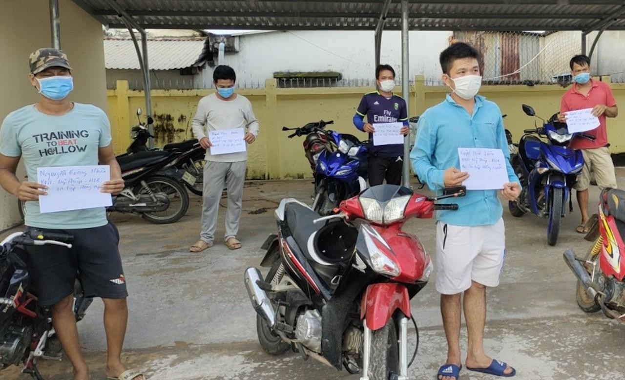 Nhóm người tụ tập đánh bida bị phạt hành chính mỗi người 15 triệu đồng.