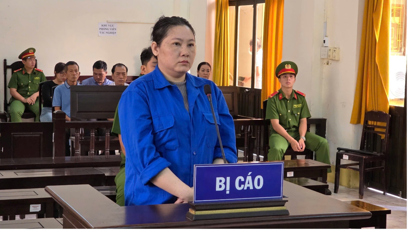 Bị cáo Bùi Thị Kim Thảo tại tòa. Ảnh: Văn Vũ.