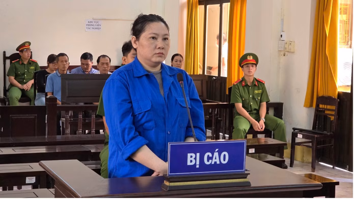 Bị cáo Bùi Thị Kim Thảo tại tòa. Ảnh: Văn Vũ.
