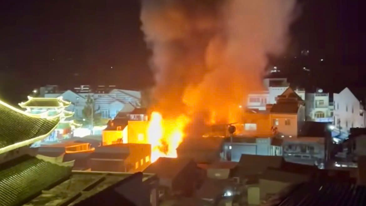 Hiện trường vụ cháy. Hiện trường vụ cháy.