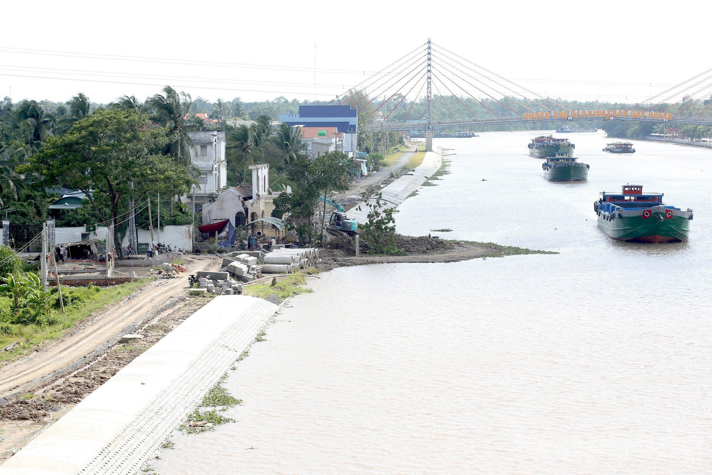 Đến nay, khối lượng thi công Dự án nâng cấp tuyến kênh Chợ Gạo giai đoạn 2 đạt hơn 90%.