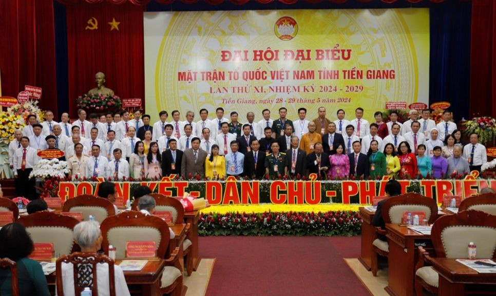 Ủy viên Ủy ban MTTQ Việt Nam tỉnh Tiền Giang khóa XI, nhiệm kỳ 2024-2029 ra mắt Đại hội. Ủy viên Ủy ban MTTQ Việt Nam tỉnh Tiền Giang khóa XI, nhiệm kỳ 2024-2029 ra mắt Đại hội.