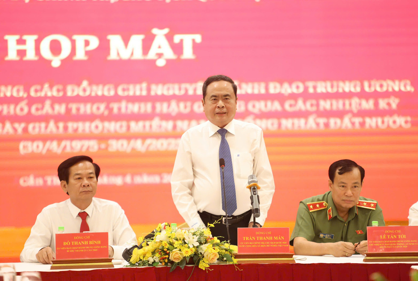 Chủ tịch Quốc hội Trần Thanh Mẫn phát biểu tại cuộc gặp mặt. Chủ tịch Quốc hội Trần Thanh Mẫn phát biểu tại cuộc gặp mặt.