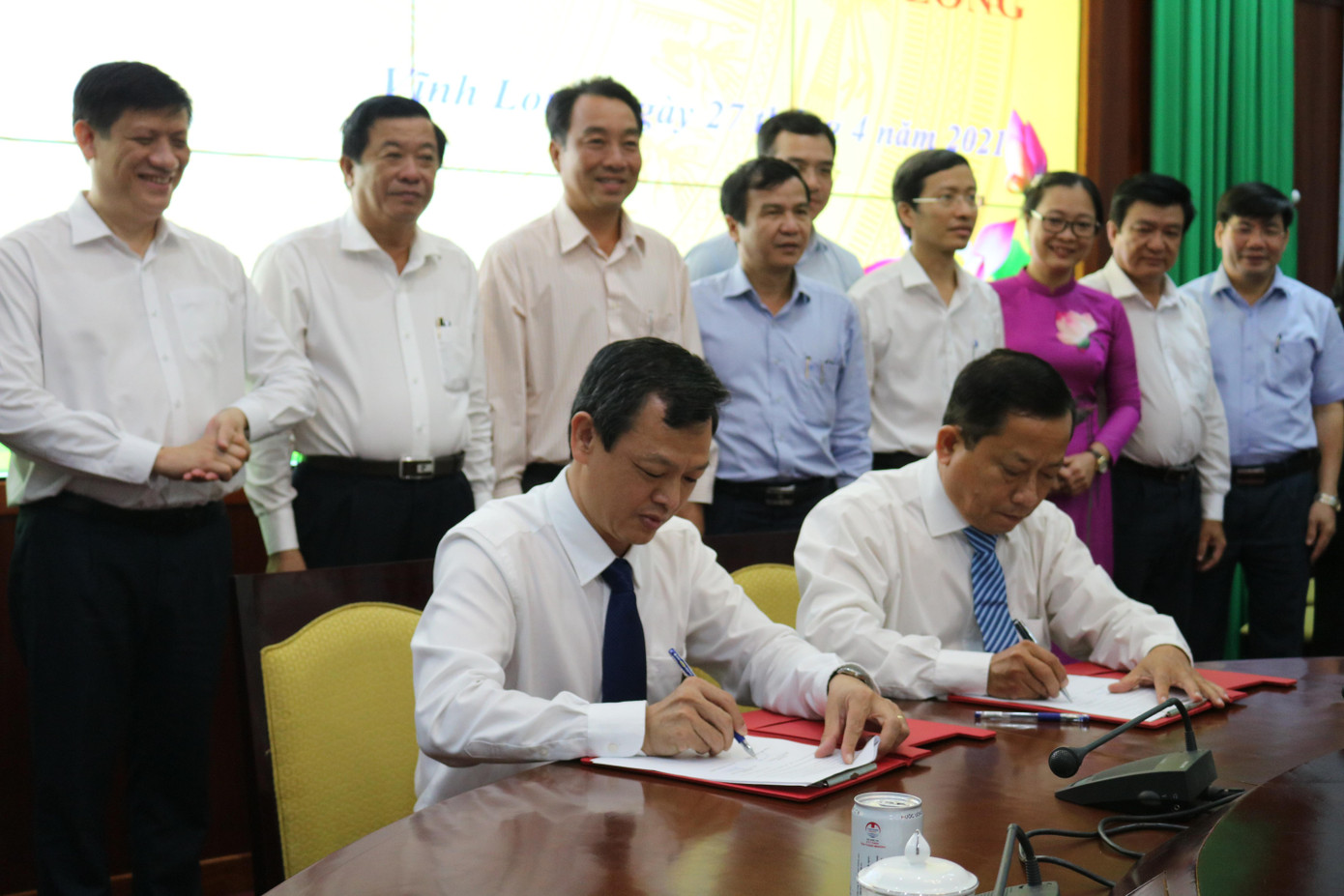 Kí hợp tác giữa Bệnh viện Chợ Rẫy (TP. HCM) và ngành y tế tỉnh Vĩnh Long.