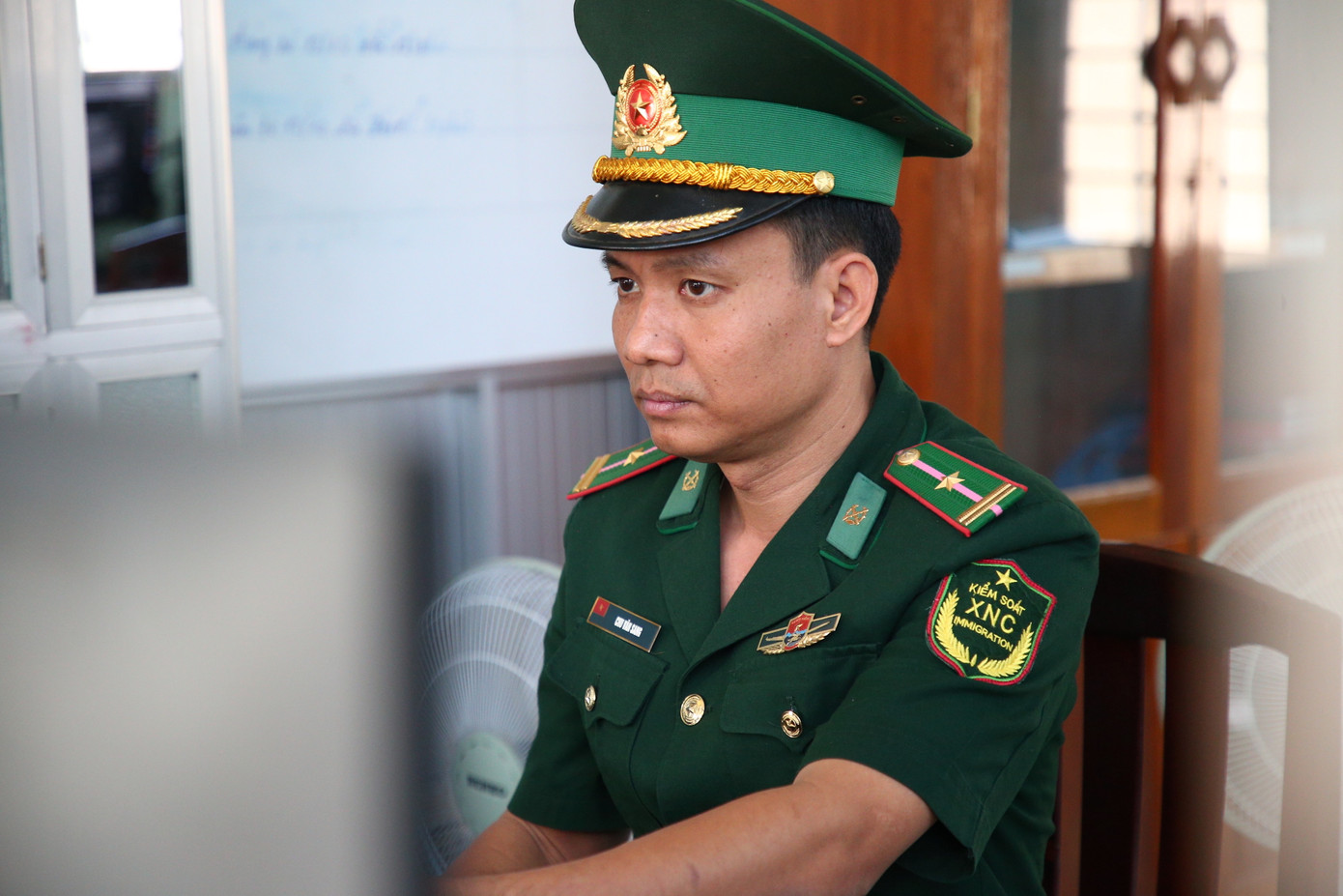 Tuy đón Tết xa nhà, có nỗi nhớ nhà, nhớ quê, nhưng cán bộ, chiến sĩ ở Trạm Kiểm soát biên phòng Giang Thành không cô đơn, bởi bên các anh có sự yêu thương, đùm bọc của người dân, đồng đội.