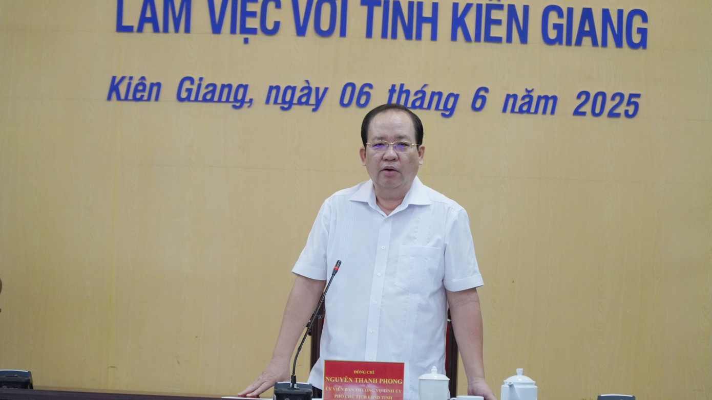 Phó Chủ tịch UBND tỉnh, Trưởng Ban Chỉ đạo 389 tỉnh Kiên Giang - Nguyễn Thanh Phong phát biểu tại buổi kiểm tra.