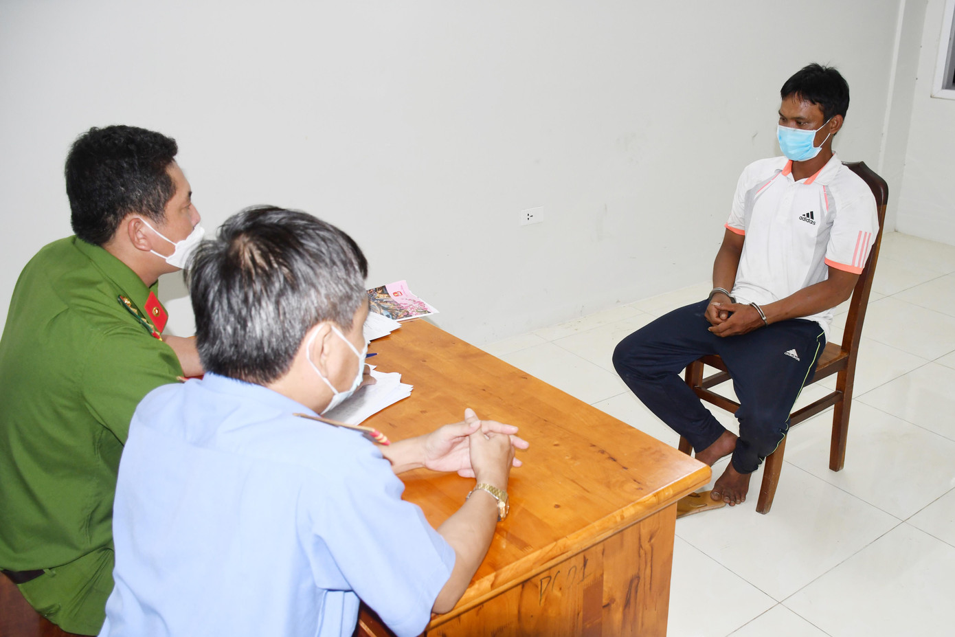 Được tại cơ quan Công an. Ảnh: CA. Được tại cơ quan Công an. Ảnh: CA.