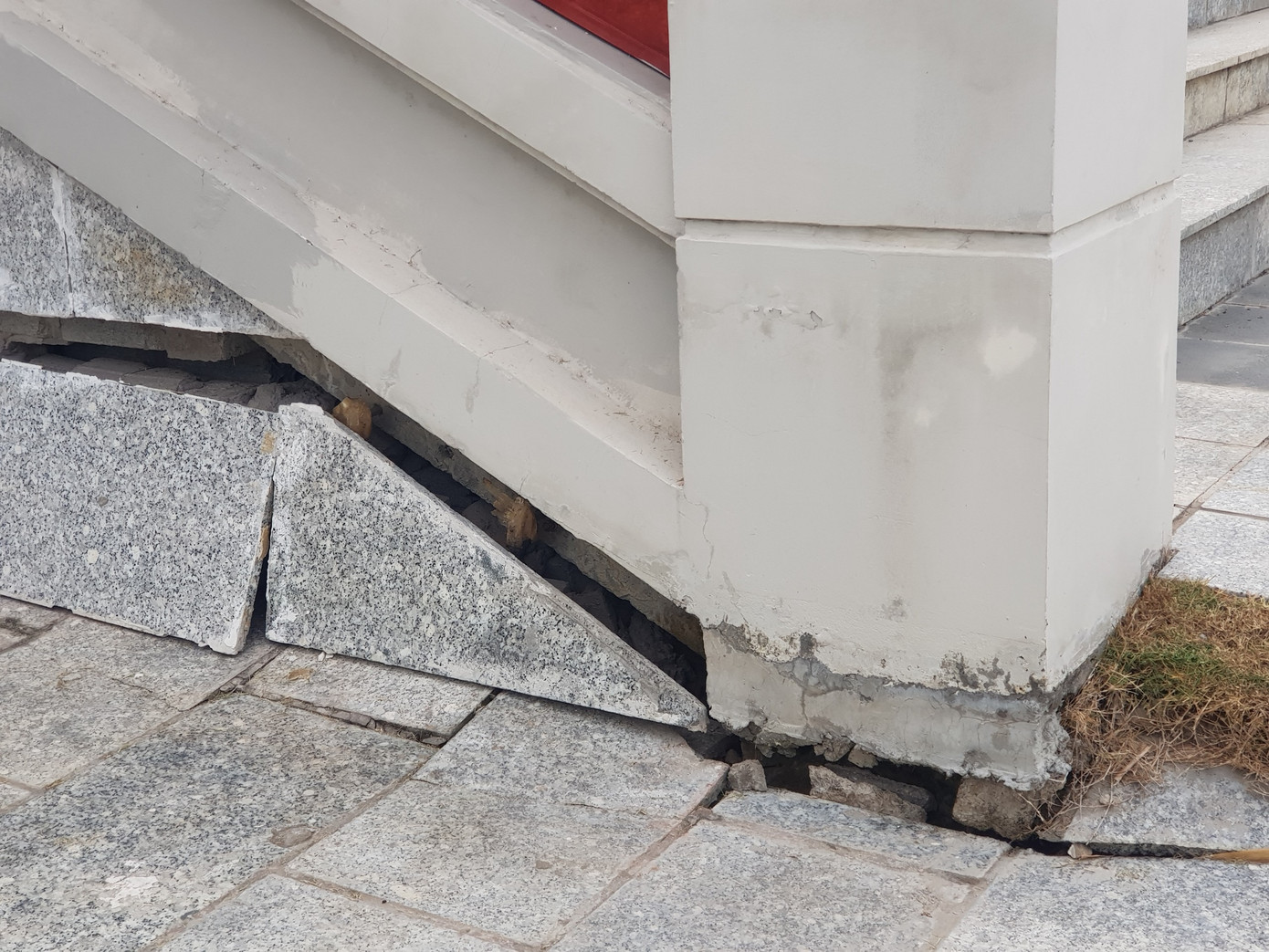 Trong thời gian tới, Sở VHTT&amp;DL phối hợp với đơn vị tài trợ, đơn vị thi công rà soát đánh giá các yếu tố kỹ thuật, tham mưu UBND thành phố phương án bảo hành, bảo trì công trình phù hợp theo quy định, đảm bảo tính tôn nghiêm và tuổi thọ cho Đền thờ Vua Hùng tại TP. Cần Thơ.