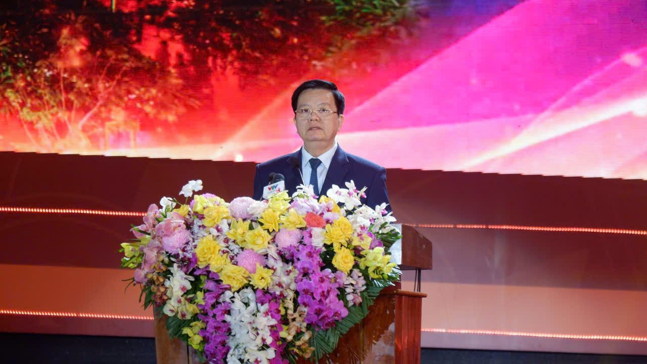 Phó thủ tướng Mai Văn Chính phát biểu tại buổi lễ. Phó thủ tướng Mai Văn Chính phát biểu tại buổi lễ.