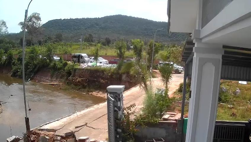 Hiện trường vụ việc được camera an ninh ghi lại.