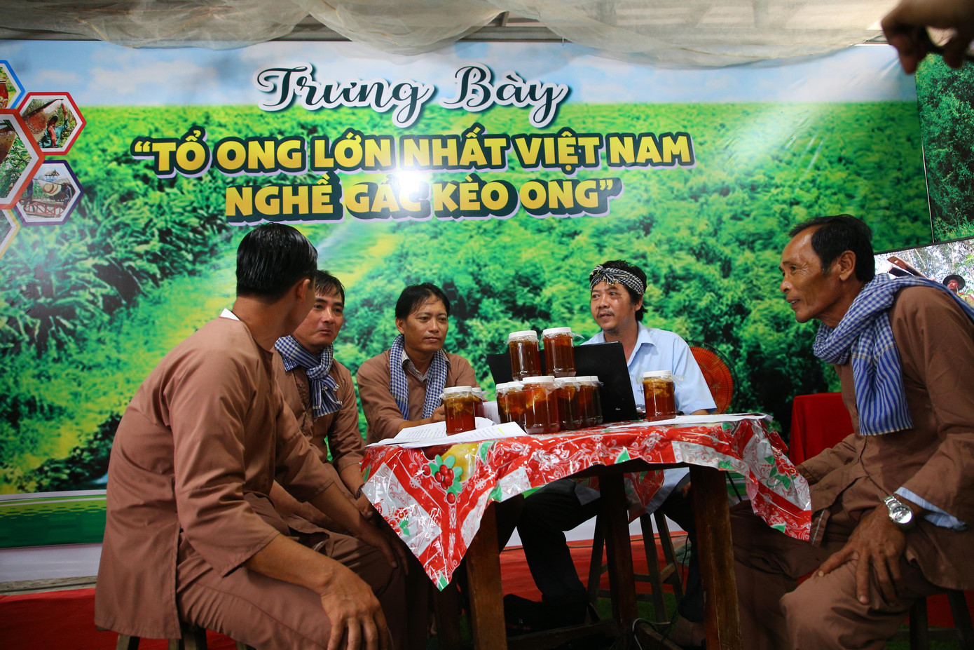 Theo đó, nghề gác kèo ông là nghề truyền thống đặc sản của cư dân vùng tràm U Minh Hạ, đã được Bộ trưởng Bộ Văn hoá, Thể thao và Du lịch đưa vào danh mục di sản văn hoá phi vật thể Quốc gia năm 2019.