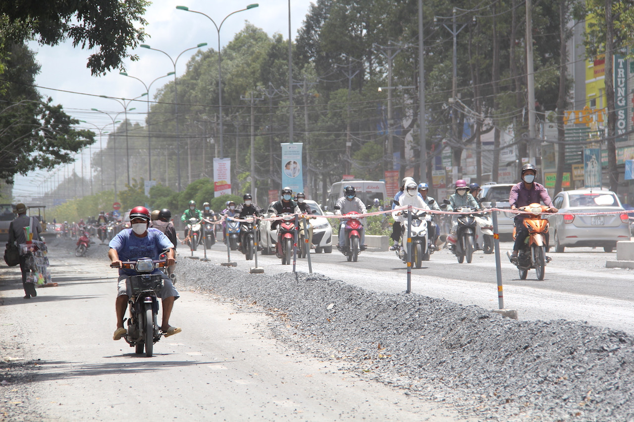 Đường Nguyễn Văn Cừ bắt đầu từ điểm giao với đường Cách Mạng Tháng Tám (phường An Hòa, quận Ninh Kiều) dài hơn 15km về đến trung tâm huyện Phong Điền, TP. Cần Thơ.