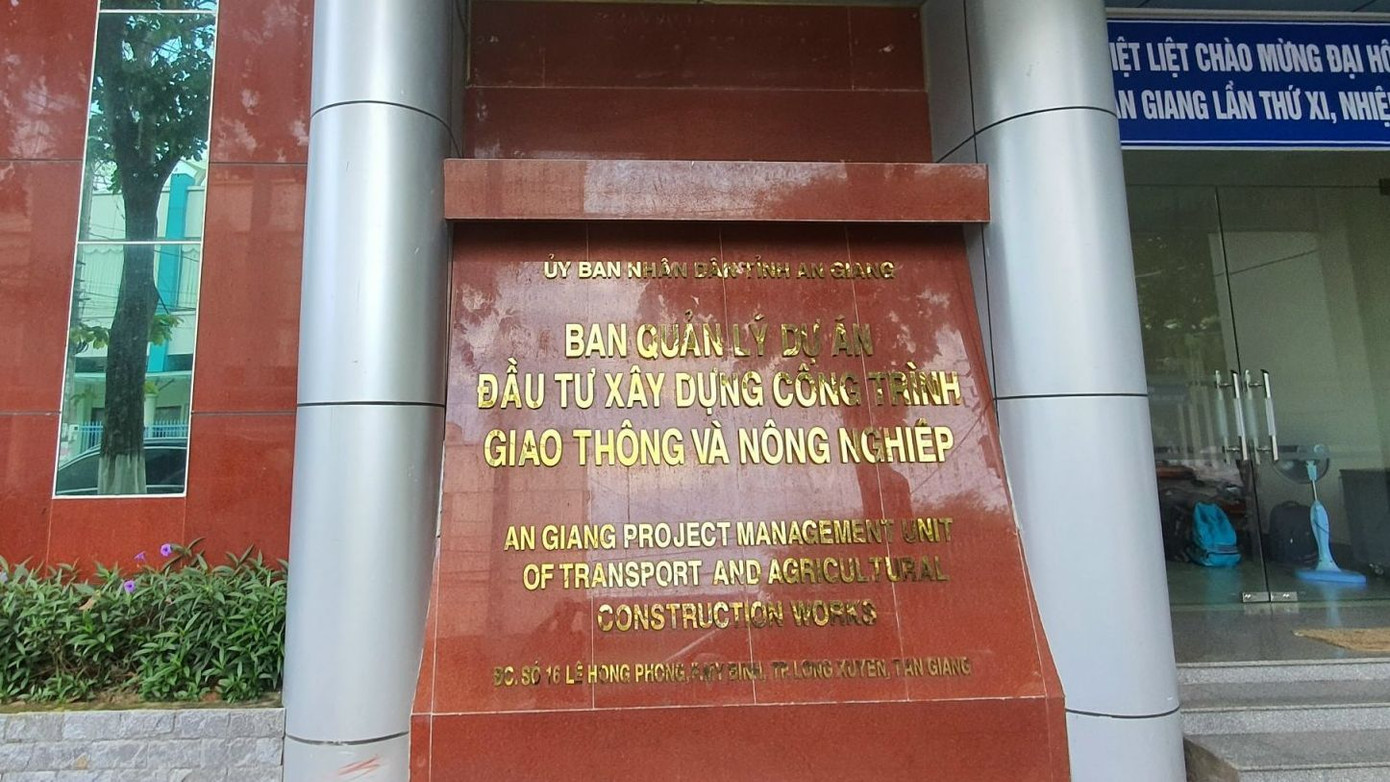 Ban quản lý dự án đầu tư xây dựng công trình giao thông và nông nghiệp tỉnh An Giang.