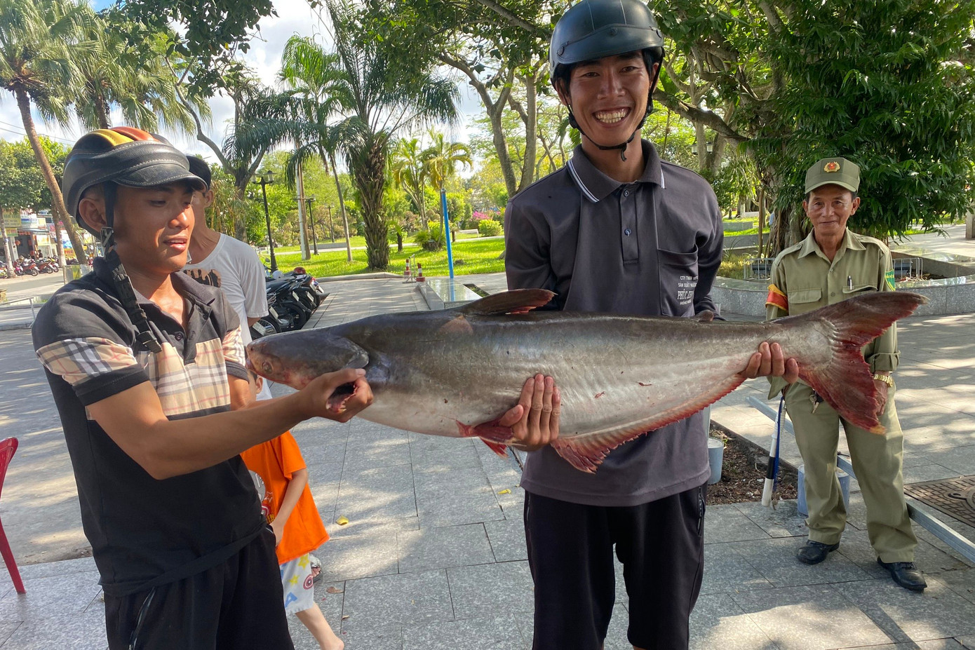 Theo lãnh đạo UBND thành phố Mỹ Tho, Giếng nước Mỹ Tho được giao cho UBND phường 4 quản lý, khai thác. Do đó, việc đánh bắt, khai thác cá tại Giếng nước này do phường 4 tổ chức đấu thầu.