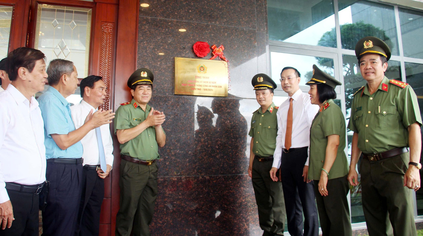 Trụ sở làm việc mới của Công an tỉnh Kiên Giang được khởi công xây dựng từ năm 2020, với tổng mức đầu tư 799 tỷ đồng (trong đó 599 tỷ đồng từ ngân sách tỉnh, 200 tỷ đồng do Bộ Công an hỗ trợ).