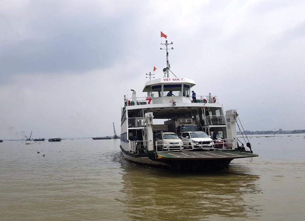 Việc xây dựng cầu Đình Khao để thay thế bến phà hiện hữu là nhu cầu bức thiết của 2 tỉnh Vĩnh Long và Bến Tre. Việc xây dựng cầu Đình Khao để thay thế bến phà hiện hữu là nhu cầu bức thiết của 2 tỉnh Vĩnh Long và Bến Tre.