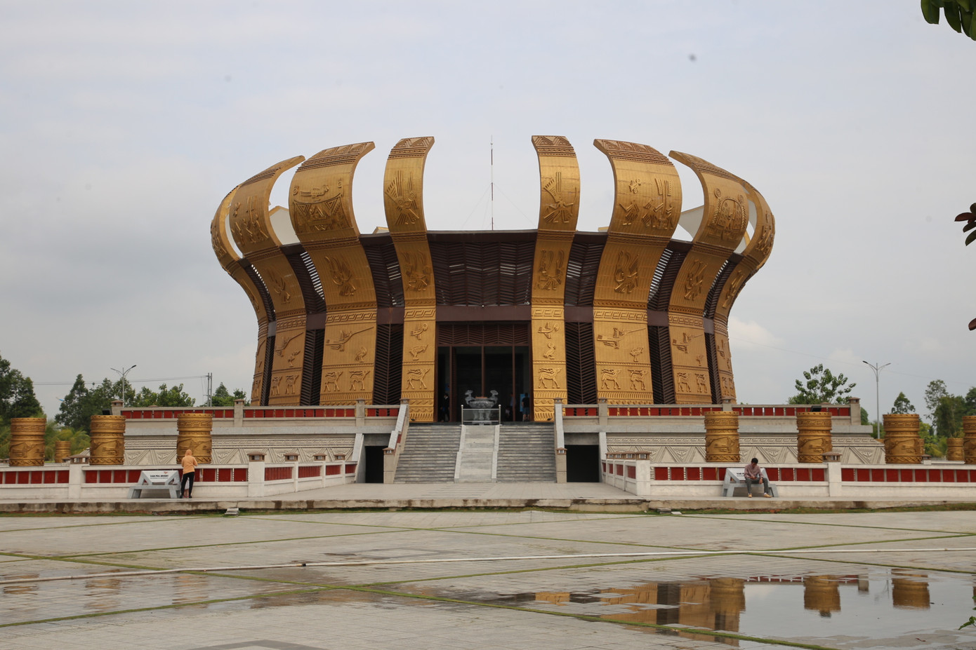 Theo báo cáo của Sở Văn hoá, Thể thao và Du lịch (VHTT&amp;DL) TP. Cần Thơ, công trình Đền thờ Vua Hùng tọa lạc tại phường Bình Thủy, quận Bình Thủy, với diện tích 3.9 ha, đưa vào sử dụng từ tháng 4/2022.