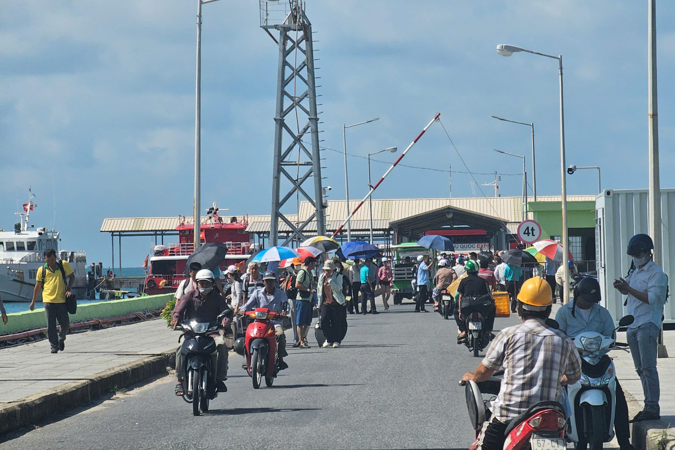 Phú Quốc đưa người ăn xin, sống lang thang vào Trung tâm Bảo trợ xã hội.