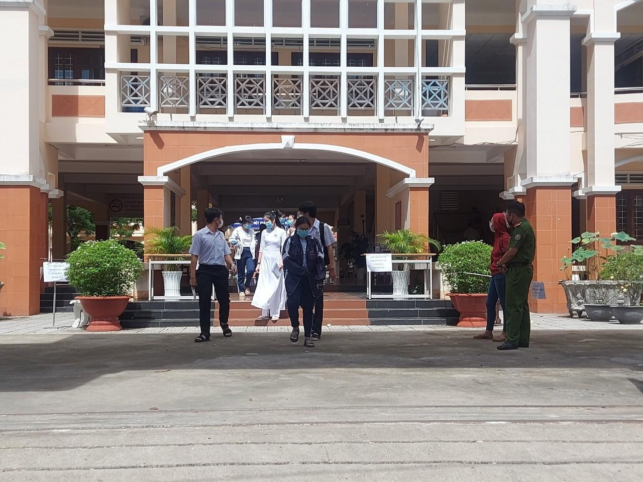 Thí sinh tham gia kỳ thi tốt nghiệp THPT tại Vĩnh Long.