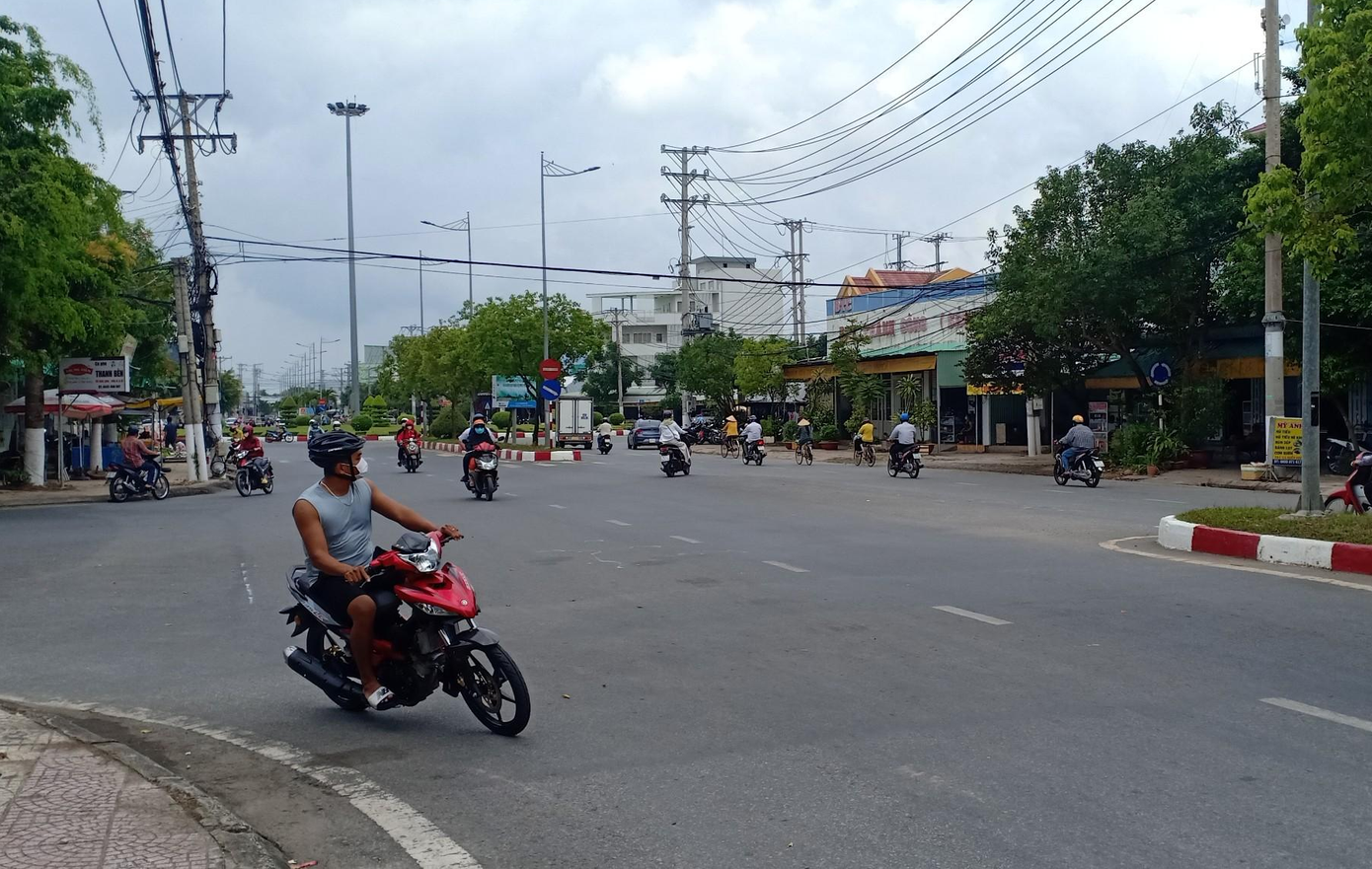 Bạc Liêu bỏ quy định người trên 18 tuổi ở Bạc Liêu không ra khỏi nhà nếu chưa tiêm đủ 2 liều vắc xin ngừa COVID-19.